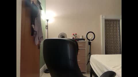 Snapshot of pumpkin_bunny chatting on November 11, 2025, 12:21 am Pumpkin bunny online show from November 11, 2025, 12:21 am