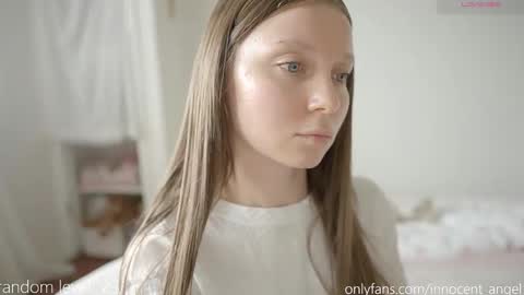 Snapshot of pureangeldolores chatting on October 29, 2025, 12:18 pm i dont do shows for free. watching here silently and waiting for me to start showing you something for free is useless online show from October 29, 2025, 12:18 pm