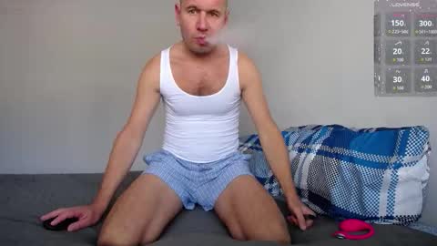 Snapshot of pushka13 chatting on September 21, 2025, 12:40 pm Valdis online show from September 21, 2025, 12:40 pm