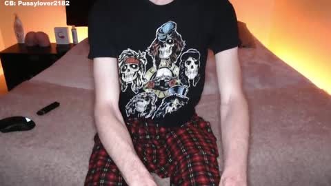 Snapshot of pussylover2182 chatting on October 3, 2025, 4:31 am pussylover2182 online show from October 3, 2025, 4:31 am