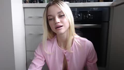 Milana online show from December 10, 2024, 11:00 am