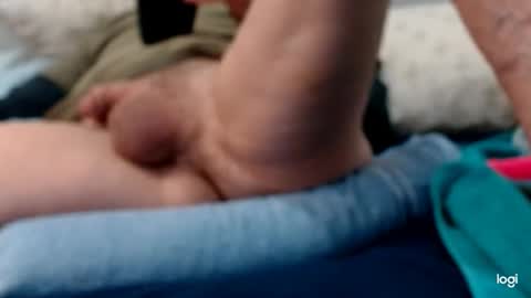 Snapshot of quay17 chatting on December 4, 2024, 9:51 am Quay17 online show from December 4, 2024, 9:51 am