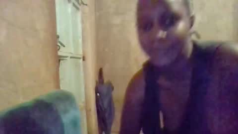 queen014 online show from November 9, 2025, 12:42 am