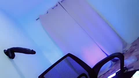 Snapshot of queen__anastasia chatting on February 19, 2025, 5:38 am queen__anastasia online show from February 19, 2025, 5:38 am