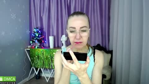 Snapshot of queen_a_n_i chatting on December 13, 2024, 7:25 am A N I  Ill be here on December 1st online show from December 13, 2024, 7:25 am