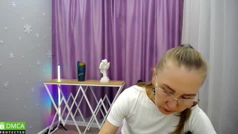 Snapshot of queen_a_n_i chatting on September 19, 2025, 1:45 pm A N I  Ill be here on December 1st online show from September 19, 2025, 1:45 pm