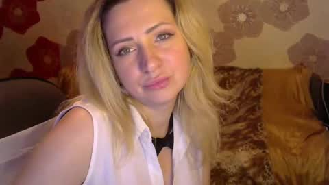 Snapshot of queen_daenerys chatting on December 15, 2024, 9:20 pm Queen Daenerys online show from December 15, 2024, 9:20 pm