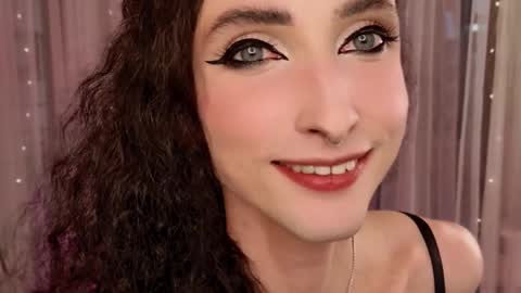 Snapshot of queen_of_tease chatting on September 17, 2025, 3:24 pm queen_of_tease online show from September 17, 2025, 3:24 pm