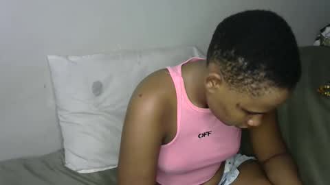 queen_polite online show from November 18, 2025, 1:04 pm