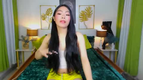 Snapshot of queenathena2005 chatting on September 26, 2025, 11:03 am Athena online show from September 26, 2025, 11:03 am