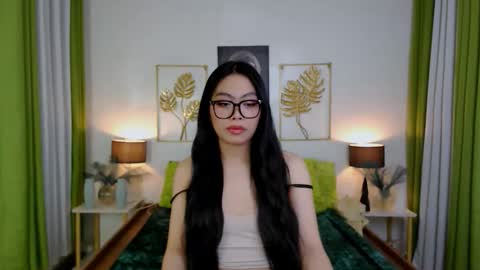 Snapshot of queenathena2005 chatting on October 7, 2025, 11:07 am Athena online show from October 7, 2025, 11:07 am