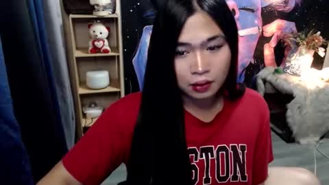 Snapshot of queenofcum169xx chatting on November 15, 2025, 6:37 pm Mikka online show from November 15, 2025, 6:37 pm