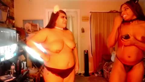 Snapshot of queenofheartsfaerah chatting on January 27, 2025, 6:19 am QueenOfHearts online show from January 27, 2025, 6:19 am