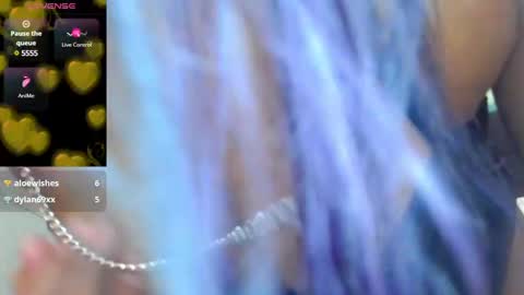 Snapshot of queenofheartsfaerah chatting on March 5, 2025, 3:07 pm QueenOfHearts online show from March 5, 2025, 3:07 pm