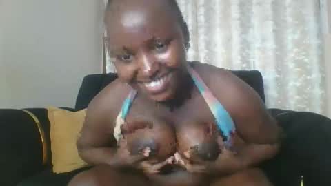 Snapshot of quinn_ce_ chatting on November 12, 2025, 1:33 pm quinn_ce_ online show from November 12, 2025, 1:33 pm