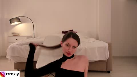 Snapshot of r00xvel chatting on December 22, 2024, 6:49 am r00xvel online show from December 22, 2024, 6:49 am