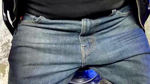 Snapshot of r27822204 chatting on September 30, 2025, 6:29 am r2424 online show from September 30, 2025, 6:29 am