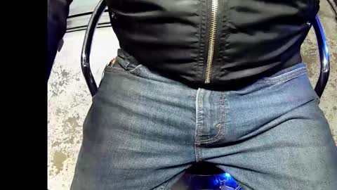 Snapshot of r27822204 chatting on November 13, 2025, 5:39 am r2424 online show from November 13, 2025, 5:39 am