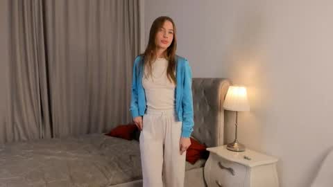 Kaylee online show from November 19, 2025, 7:36 pm