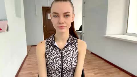 Snapshot of rachelpoisso chatting on October 22, 2025, 8:14 am Rachel online show from October 22, 2025, 8:14 am