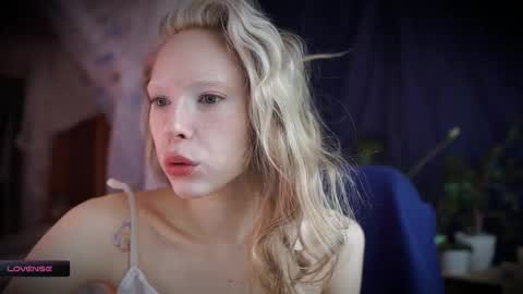 Snapshot of radiant_ada chatting on October 22, 2025, 8:14 am ada online show from October 22, 2025, 8:14 am