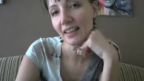 Rafaella online show from March 8, 2025, 3:35 pm