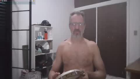 Snapshot of rafaelsel chatting on October 16, 2025, 11:39 pm Big Uncle Jungle online show from October 16, 2025, 11:39 pm