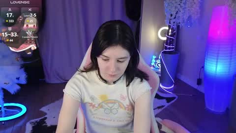 Snapshot of raiden_maid chatting on December 21, 2024, 4:19 am Betty online show from December 21, 2024, 4:19 am