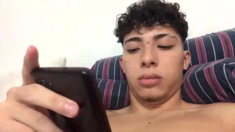 Snapshot of ramiroo2312 chatting on February 16, 2025, 2:20 am ramiroo2312 online show from February 16, 2025, 2:20 am