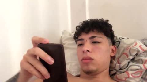 Snapshot of ramiroo2312 chatting on February 19, 2025, 11:38 am ramiroo2312 online show from February 19, 2025, 11:38 am