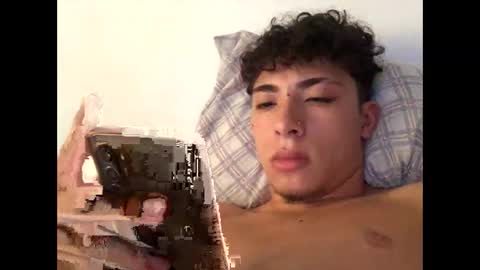 ramiroo2312 online show from February 27, 2025, 7:37 pm