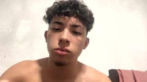 Snapshot of ramiroo2312 chatting on February 28, 2025, 6:10 am ramiroo2312 online show from February 28, 2025, 6:10 am