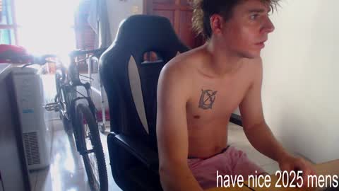 Snapshot of ramisexyloveyou chatting on January 1, 2025, 12:33 pm Ramiro online show from January 1, 2025, 12:33 pm