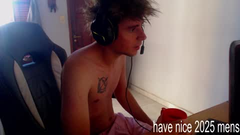 Snapshot of ramisexyloveyou chatting on January 2, 2025, 1:19 pm Ramiro online show from January 2, 2025, 1:19 pm