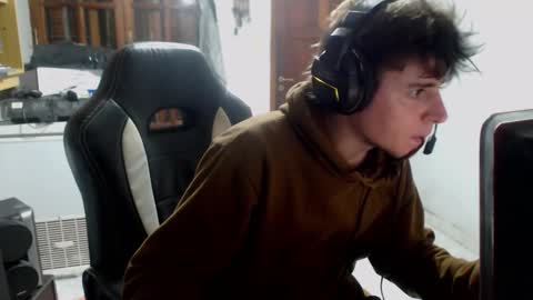 Snapshot of ramisexyloveyou chatting on September 18, 2025, 11:51 pm Ramiro online show from September 18, 2025, 11:51 pm