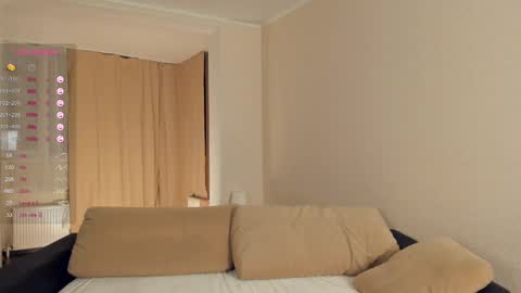 Snapshot of randichaplin chatting on February 19, 2025, 9:36 pm Vilda online show from February 19, 2025, 9:36 pm