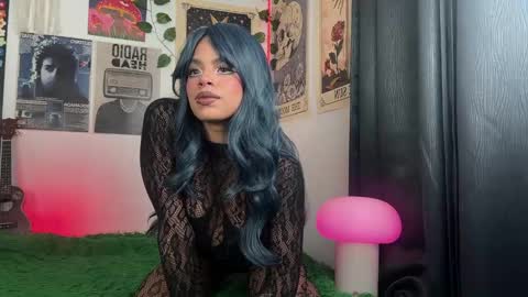 Snapshot of raven_luv chatting on October 17, 2025, 1:53 am raven  online show from October 17, 2025, 1:53 am