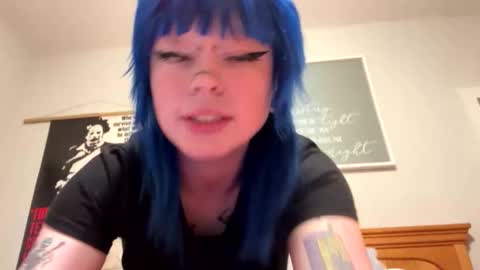 Snapshot of ravyn_xoxo chatting on October 31, 2025, 2:07 pm Ravynn 3 online show from October 31, 2025, 2:07 pm