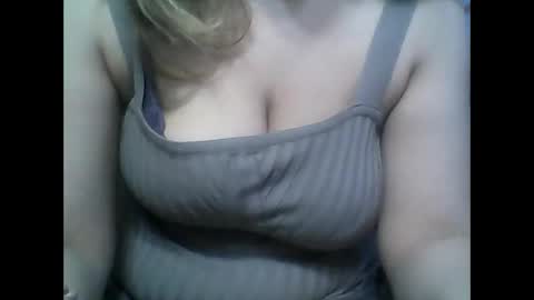 Snapshot of rayday_ chatting on December 20, 2024, 8:28 am rayday_ online show from December 20, 2024, 8:28 am