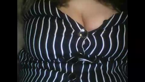 Snapshot of rayday_ chatting on February 12, 2025, 7:24 pm rayday_ online show from February 12, 2025, 7:24 pm