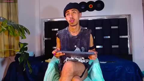 Snapshot of raydevil_ chatting on February 12, 2025, 6:30 pm Rayn online show from February 12, 2025, 6:30 pm