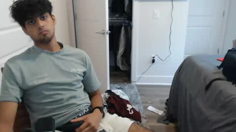 raymondg8596 online show from September 16, 2025, 6:31 pm