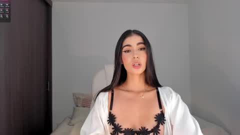 Snapshot of rebeccabaxter chatting on February 12, 2025, 12:27 am Rebecca online show from February 12, 2025, 12:27 am