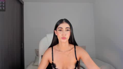 Snapshot of rebeccabaxter chatting on February 12, 2025, 3:29 am Rebecca online show from February 12, 2025, 3:29 am