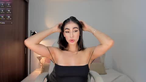 Snapshot of rebeccabaxter chatting on October 5, 2025, 10:40 pm Rebecca online show from October 5, 2025, 10:40 pm