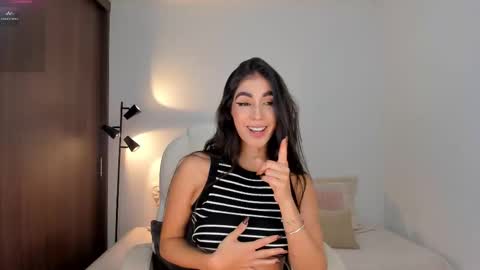 Snapshot of rebeccabaxter chatting on November 9, 2025, 12:09 am Rebecca online show from November 9, 2025, 12:09 am