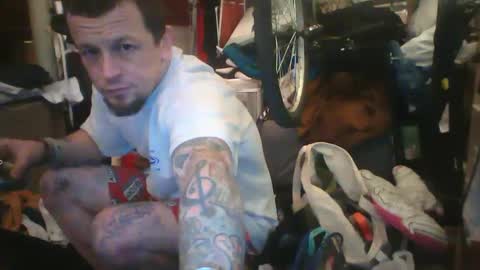 Snapshot of recka810 chatting on March 2, 2025, 12:54 pm recka810 online show from March 2, 2025, 12:54 pm