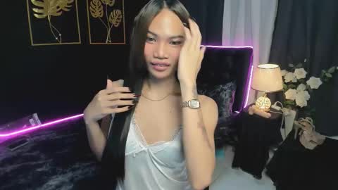 Snapshot of red_linn chatting on November 9, 2025, 3:27 am danika linn online show from November 9, 2025, 3:27 am