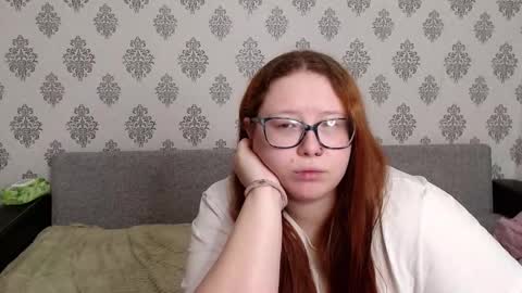 Snapshot of redchloee chatting on October 15, 2025, 7:30 am Chloe online show from October 15, 2025, 7:30 am