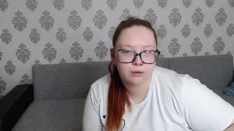 Snapshot of redchloee chatting on November 15, 2025, 7:43 pm Chloe online show from November 15, 2025, 7:43 pm